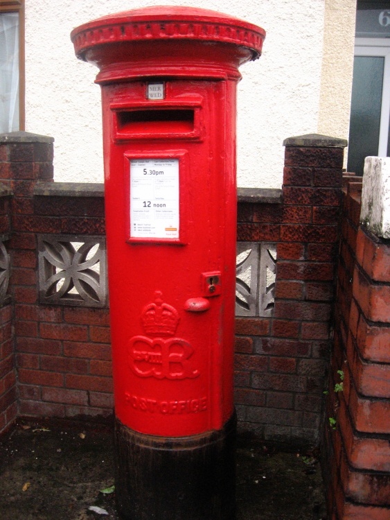 Edward VIII Postbox