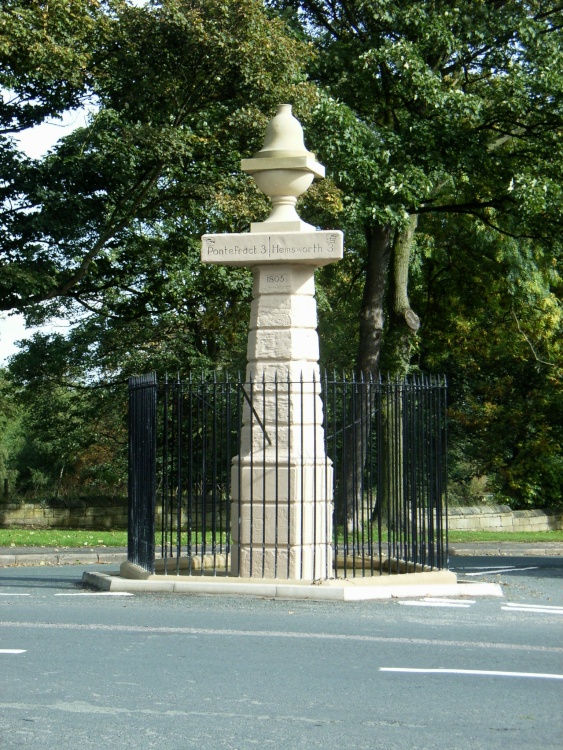 Guide Post, at junction of Station Road and Barnsley Road, Low Ackworth