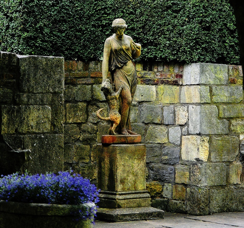 Statue in the Treasurer's House gardens