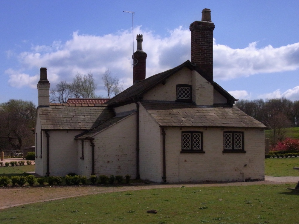 Cottage by the Mere, Ellesmere, Shropshire