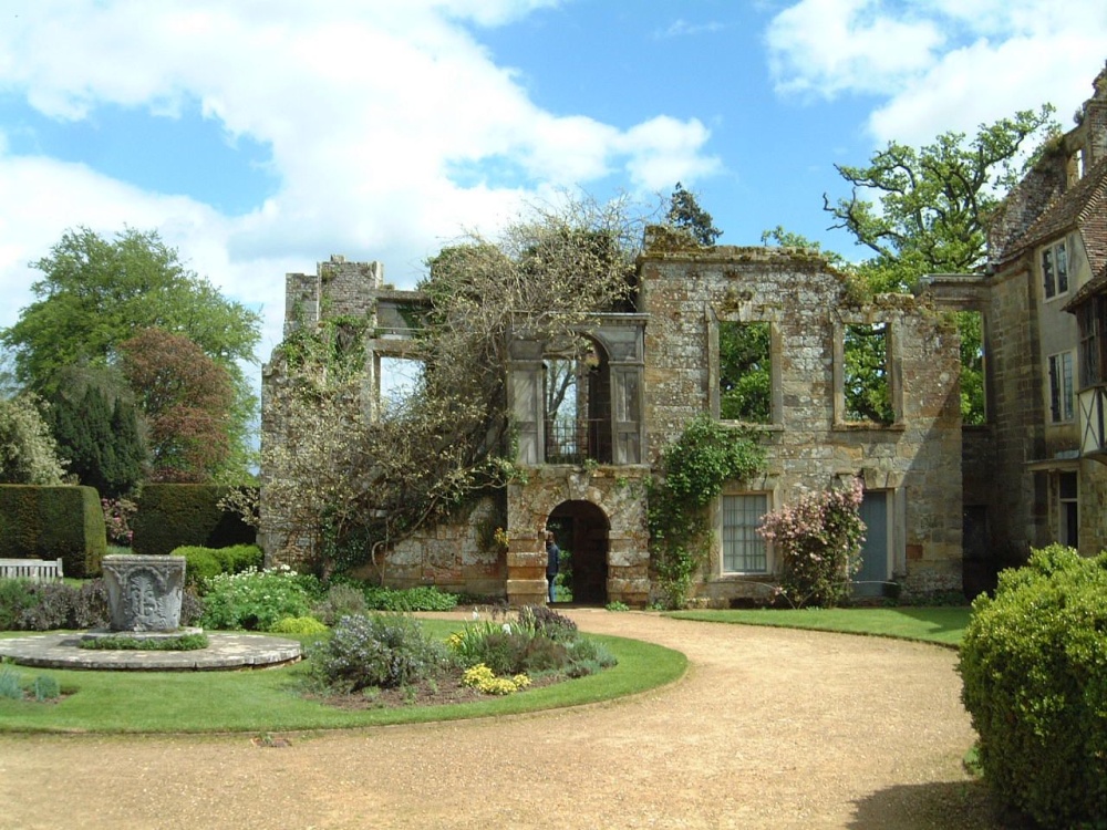 Scotney Castle May 2001