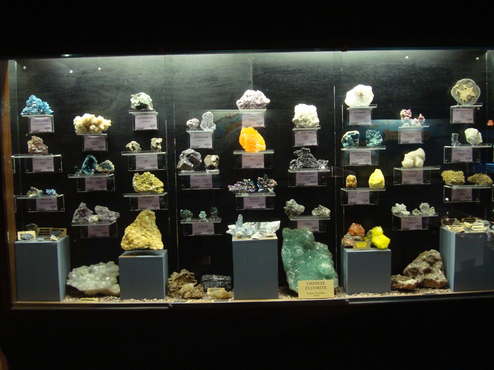 Treasures of the Earth, display of minerals