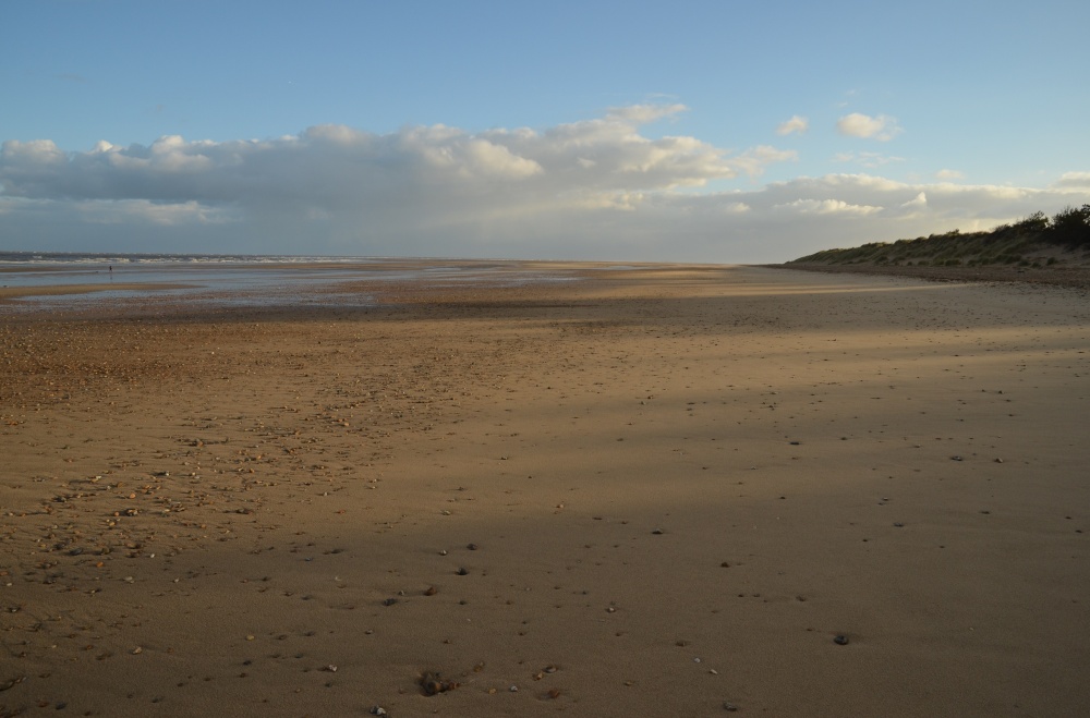 A quiet morning on Holme beach