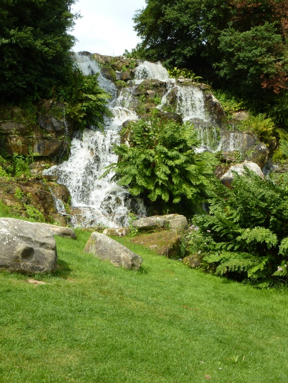 Sheffield Park Garden waterfall 21st Augsut 2012