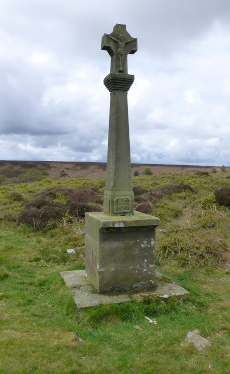 Stone Cross on Moss Brow