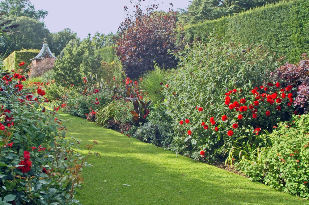 Avebury Manor Garden