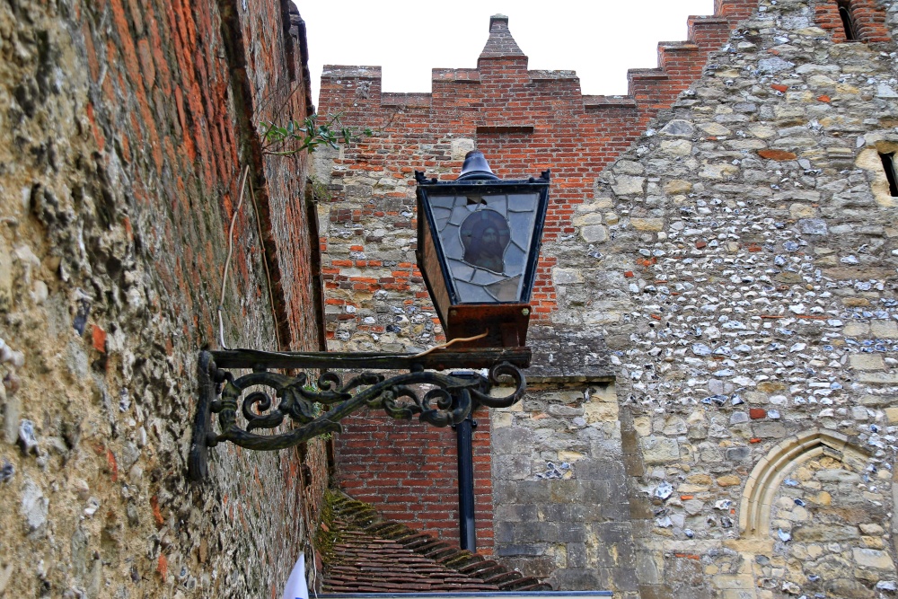 Chichester lamp