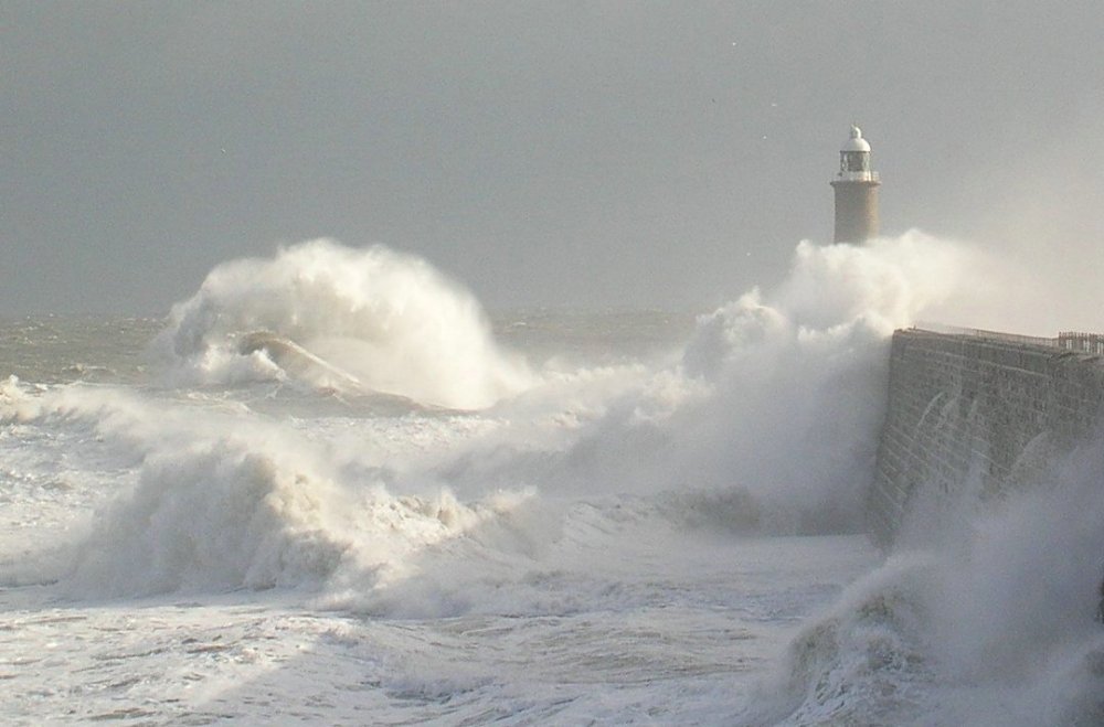 Rough seas batter Tynemouth Pier, Tynemouth, Tyne & Wear.