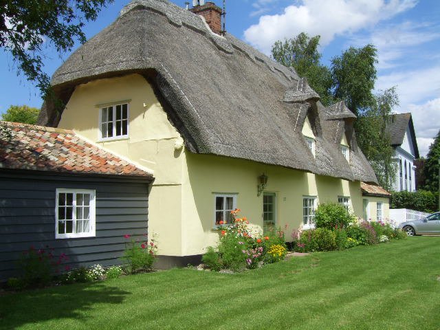 Cottage overlooking the Green