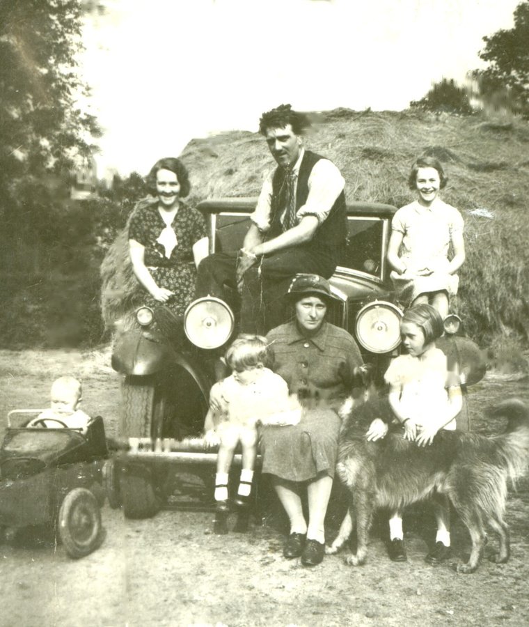 English Family 1930s