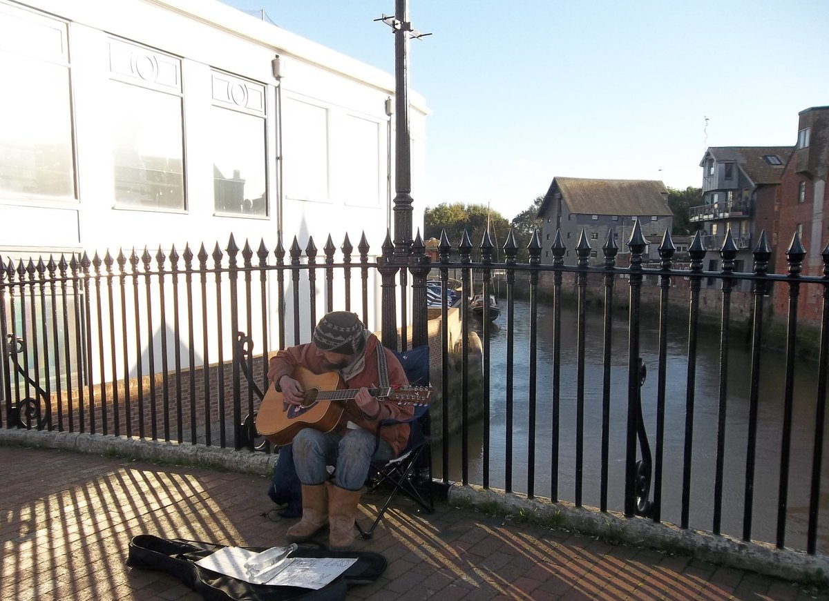 Busker in the town of Lewes