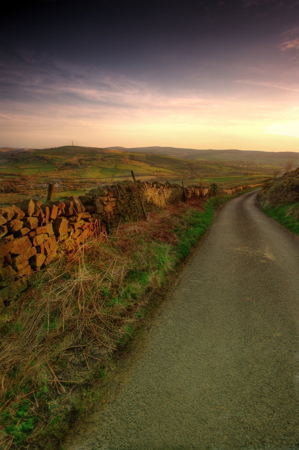"ChapelenleFrith, Eccles Pike" by Keith Flamee at