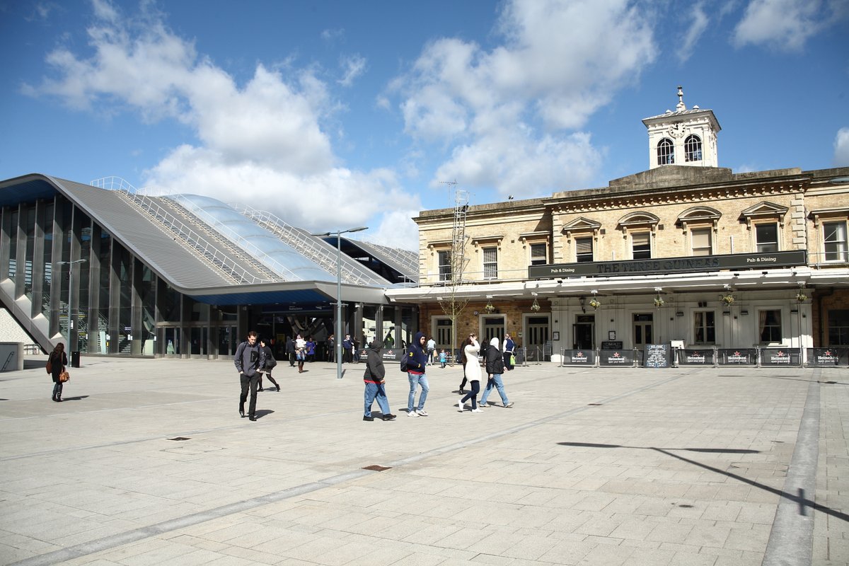 Reading Railway Station, New and Old