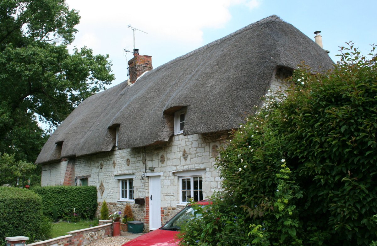 A period chalk stone cottage in Woolstone