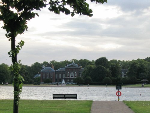 Kensington Gardens - Kensington Palace and rectangular pond
