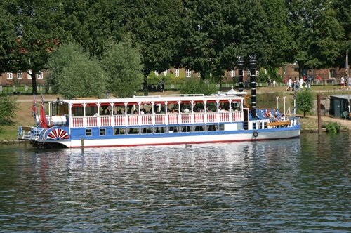 Steamer from Hampton Court to Kingston upon Thames