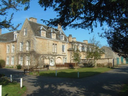 Barton Hall, Kettering