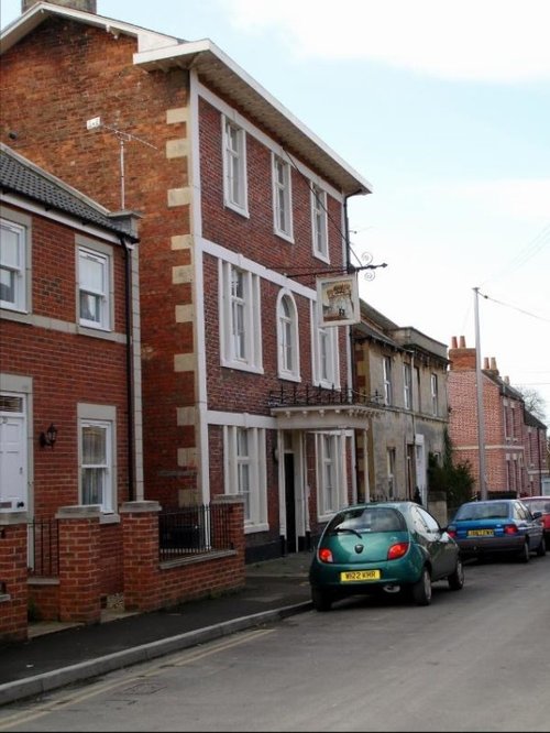 Elephant & Castle, Ashton Street