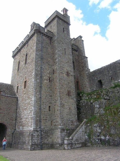 Drummond Castle Gardens