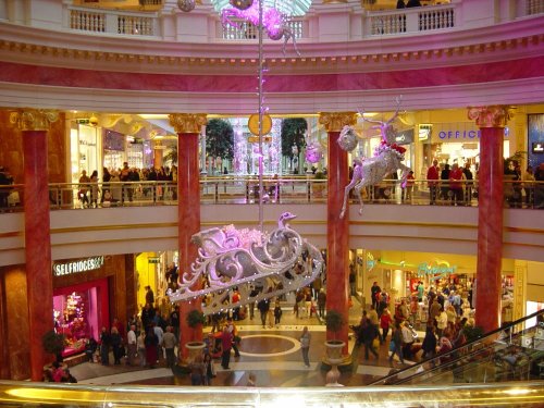 Christmas sprit in Trafford shopping centre, Manchester 2005