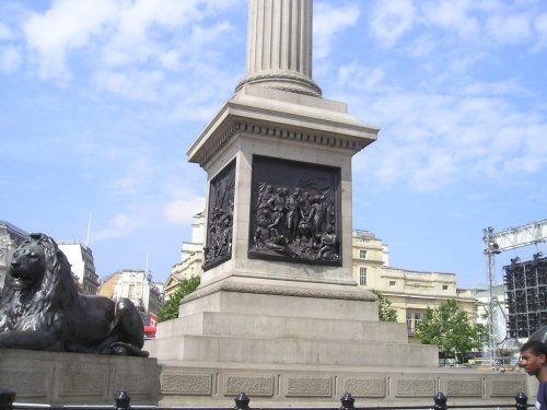 Trafalgar Square: Nelson's column
