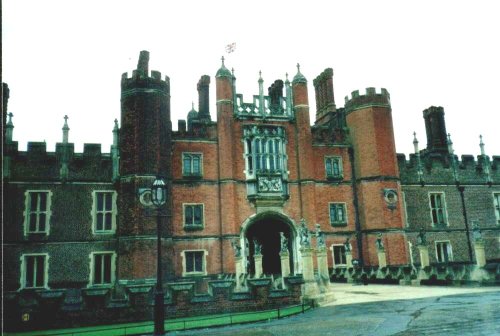 Hampton Court Palace & Gardens