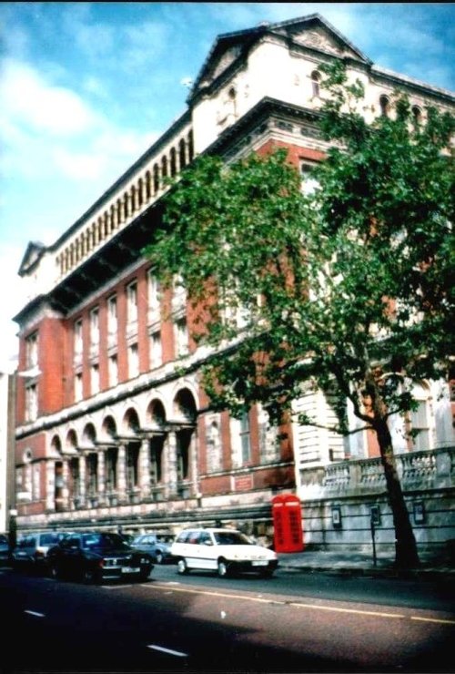 London - Victoria and Albert Museum, Sept 1996