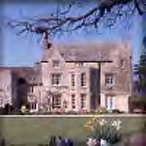 Another view of Yarnton Manor...