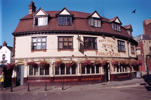 A very nice pub in Oxford. Now it's called The Goose. - Picture taken July 1999