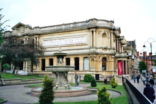 Wolverhampton - St Peter`s Gardens & Art Gallery