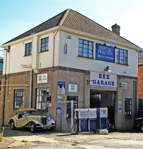 "Rex Garage, Didcot." by Ima Von Wenden at