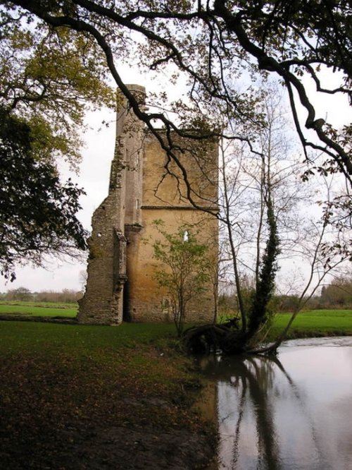 Minster Lovell Hall & Dovecote