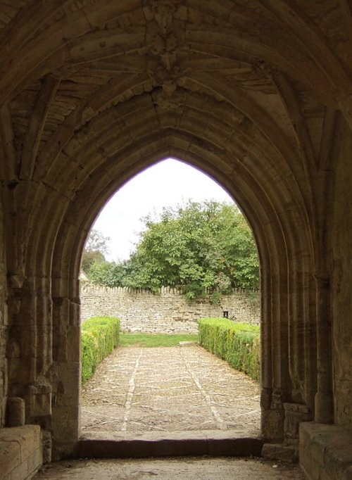 Minster Lovell Hall & Dovecote