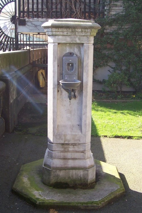 Drink Fountain
Pimlico Gardens