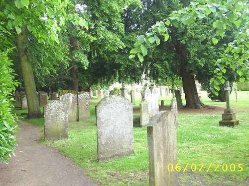 Cemetery outside Holy Trinity Church, Straford