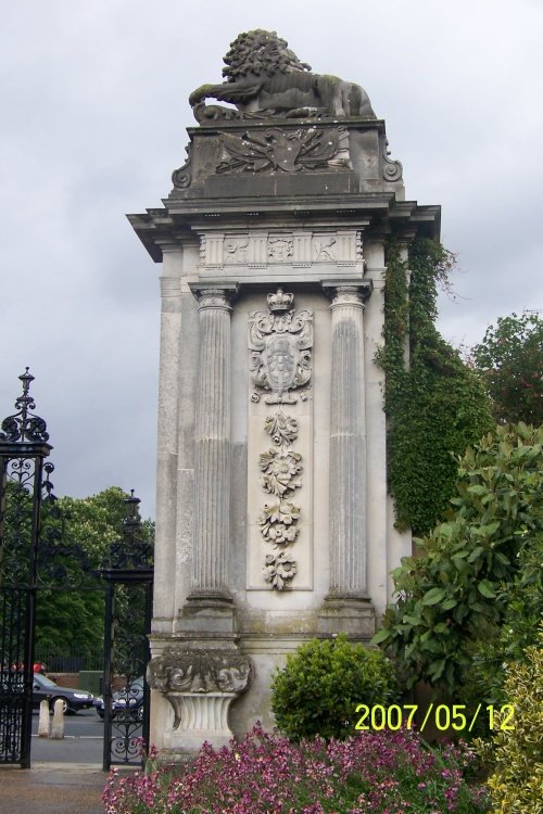 Hampton Court Palace & Gardens