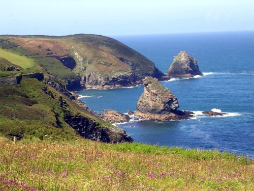 Atlantic and rocks south of Boscastle, Cornwall
