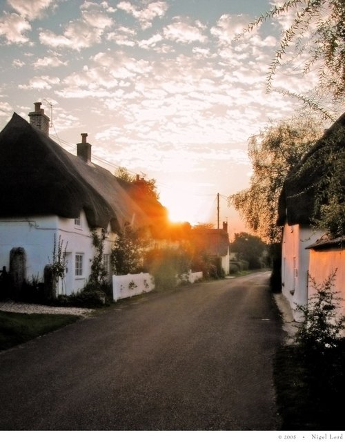 Briantspuddle village