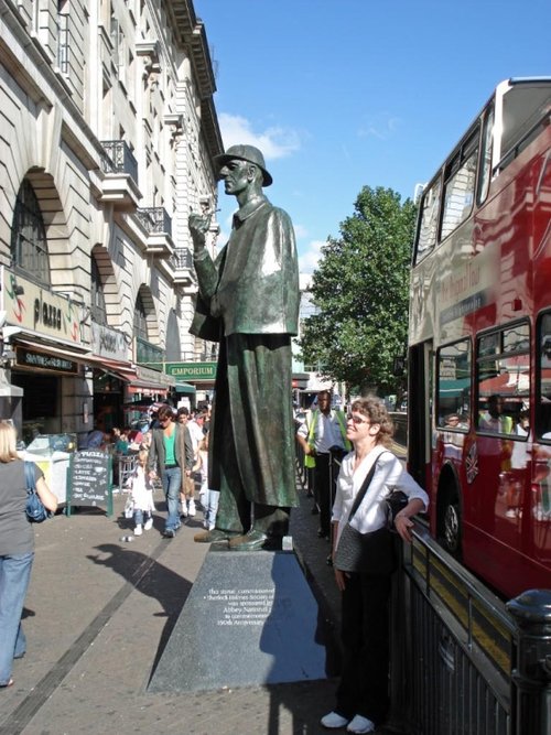 Sherlock Holmes Statue, Baker Street, London