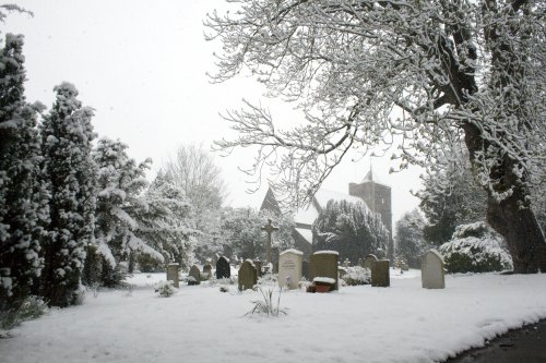 Luddesdowne Church in the snow 2008
