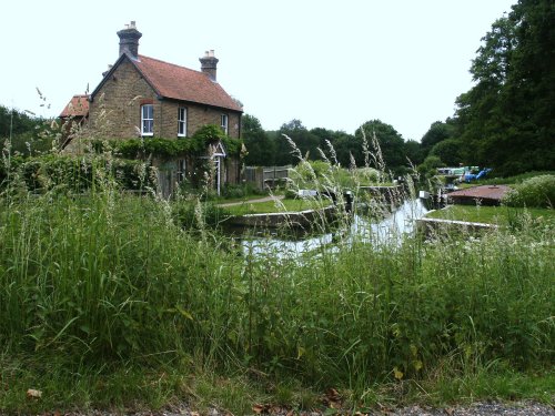 2008. Walsham lock and the keepers cottage on the river Wey. nr. Pyrford
