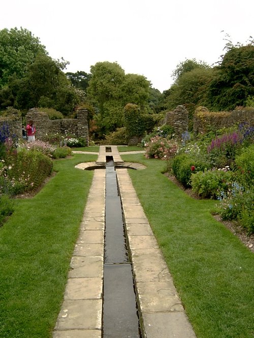 Coleton Fishacre Garden