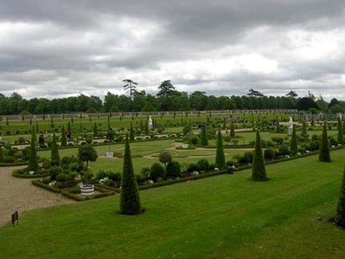 Hampton Court Palace & Gardens