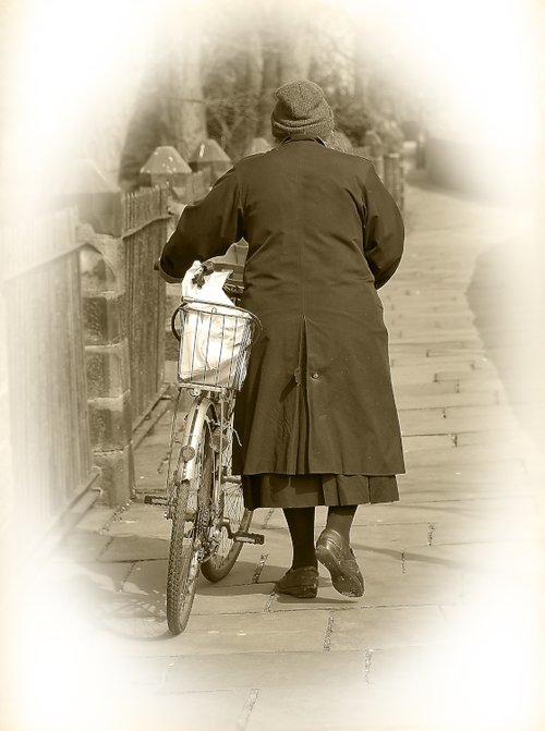City Wall Cycle Lady