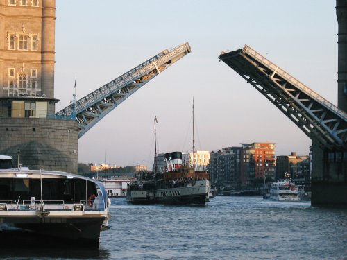 Tower Bridge opening