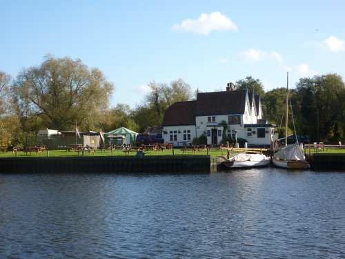 Looking across the River Yare to Surlingham