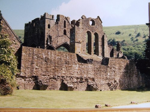 Llanthony Priory