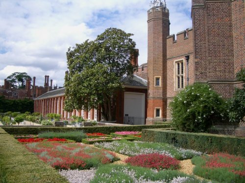 Hampton Court Palace & Gardens