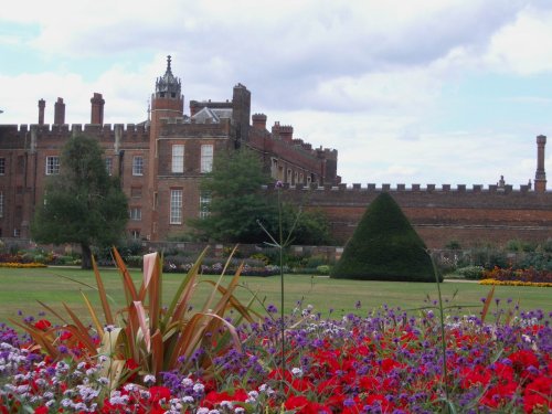 Hampton Court Palace & Gardens