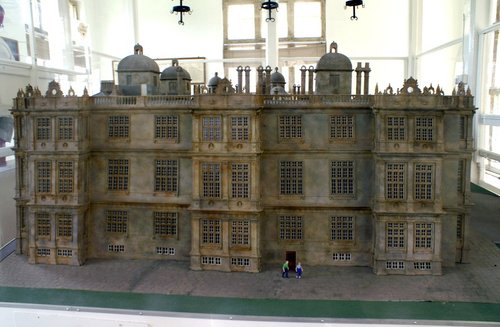 Model of Longleat House from the side.